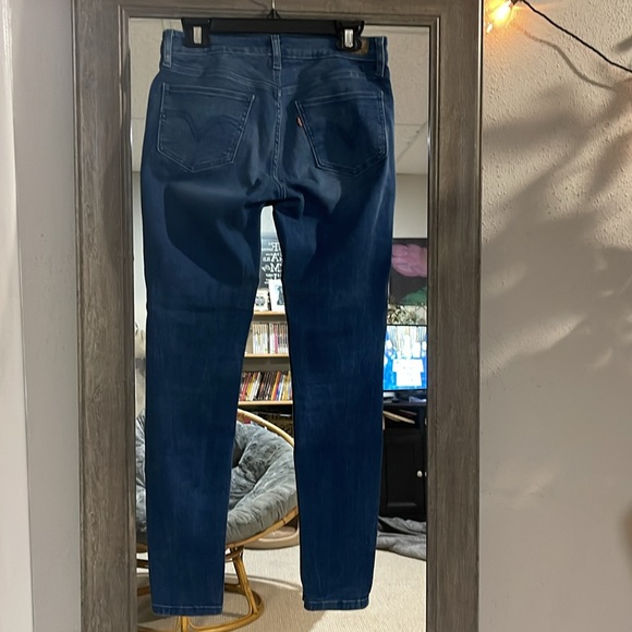 Levi’s skinny jeans size 29 waist regular length. Worn only a hand full of times - Picture 2 of 2